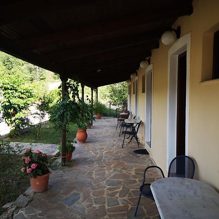 2 Alonia Otel Anatoliki Frangista Dış mekan fotoğraf