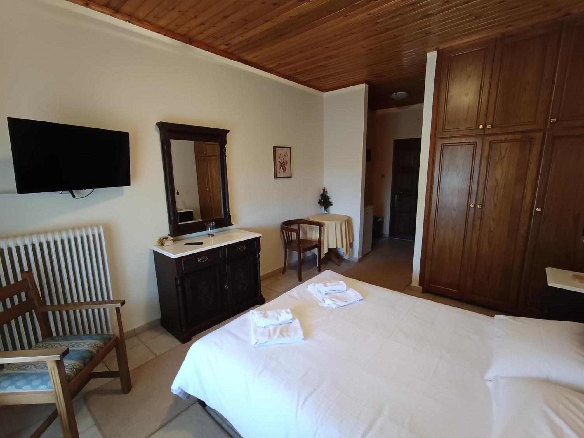 2 Alonia Otel Anatoliki Frangista Oda fotoğraf
