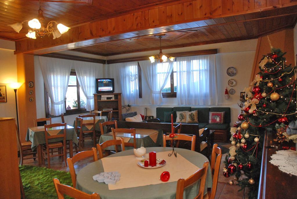 2 Alonia Otel Anatoliki Frangista Dış mekan fotoğraf